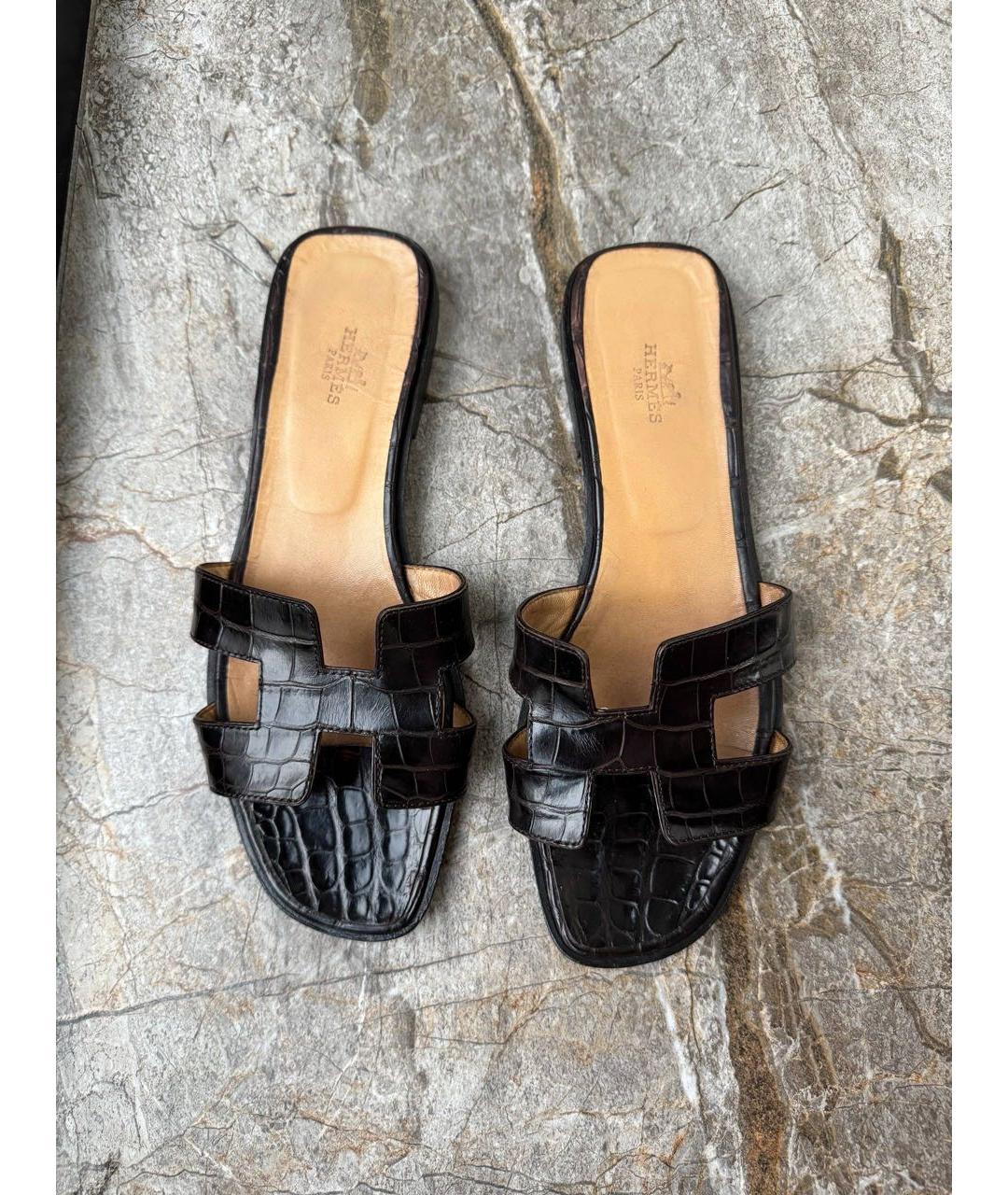 HERMES Черные шлепанцы из экзотической кожи, фото 3