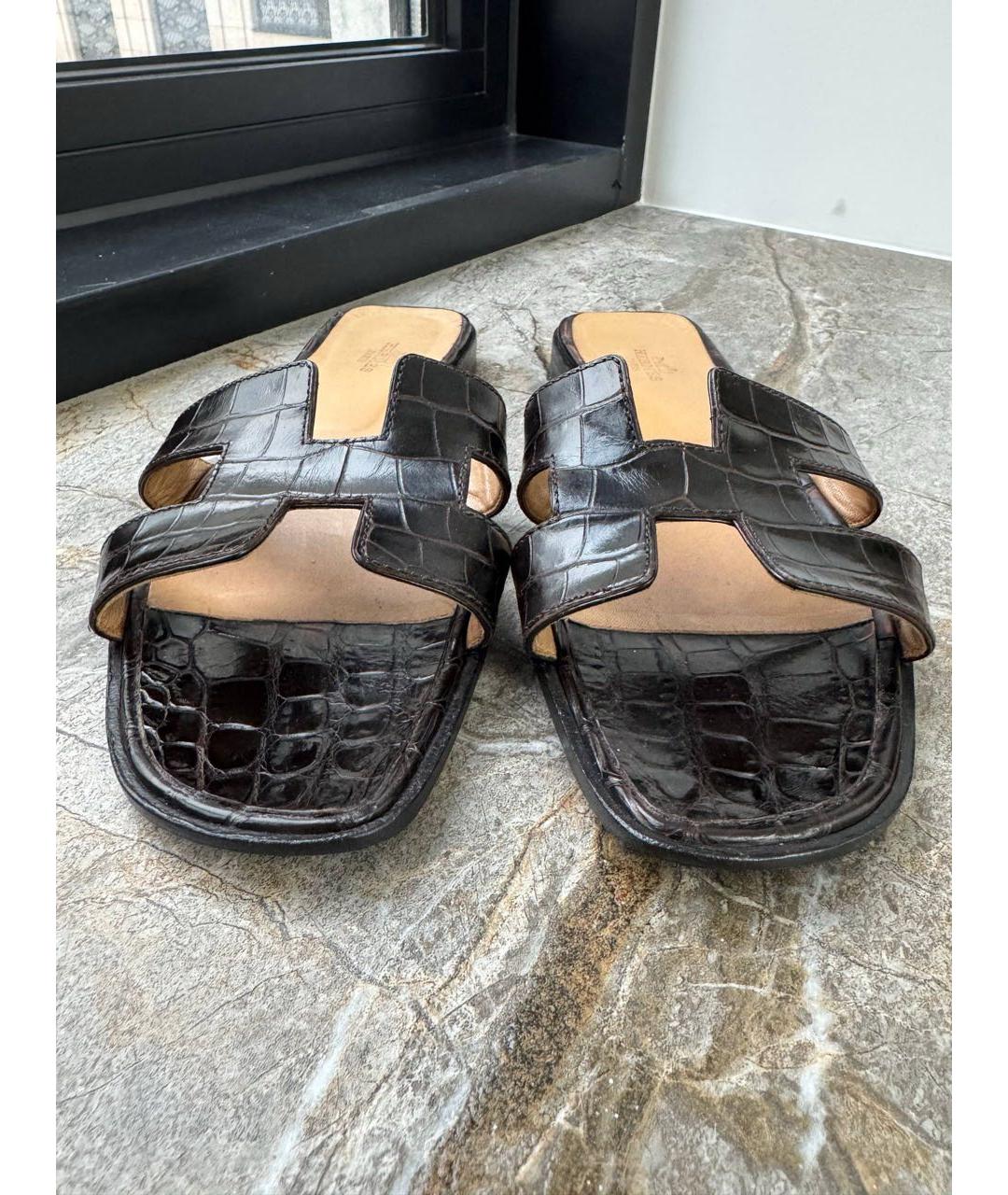 HERMES Черные шлепанцы из экзотической кожи, фото 2