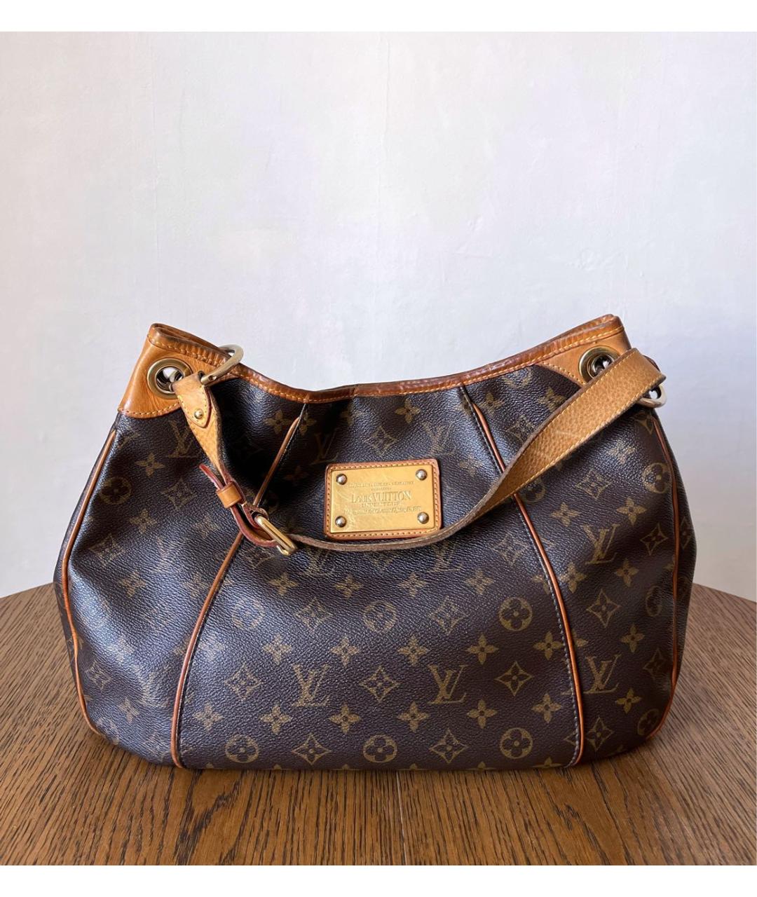 LOUIS VUITTON Коричневая кожаная сумка через плечо, фото 2