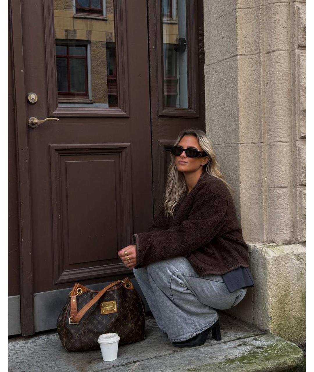 LOUIS VUITTON Коричневая кожаная сумка через плечо, фото 7