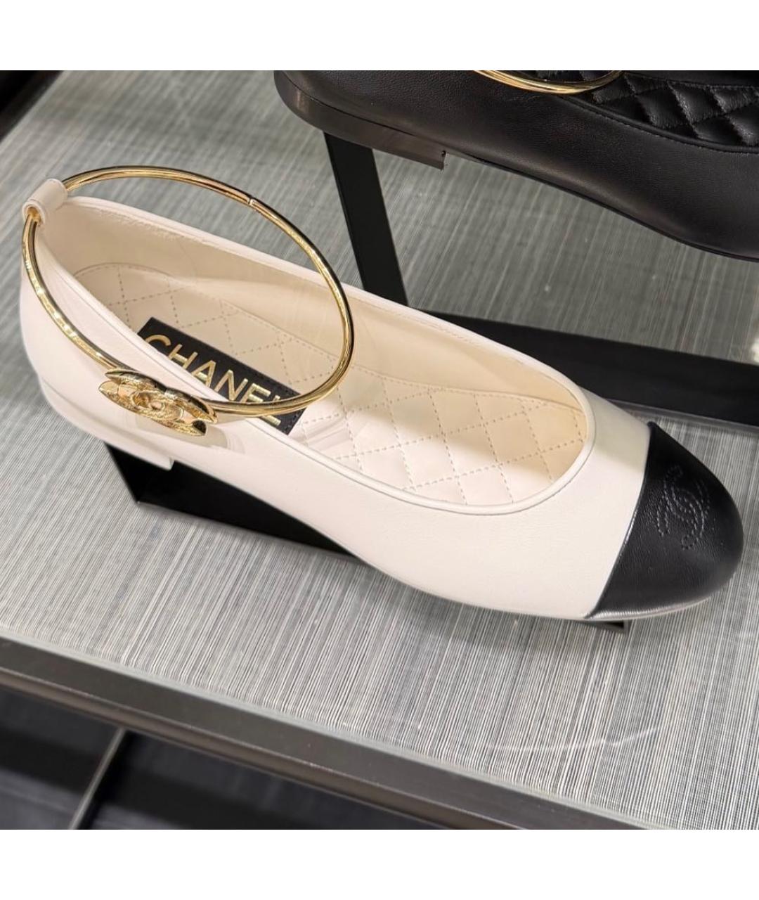 CHANEL Белые кожаные балетки, фото 2