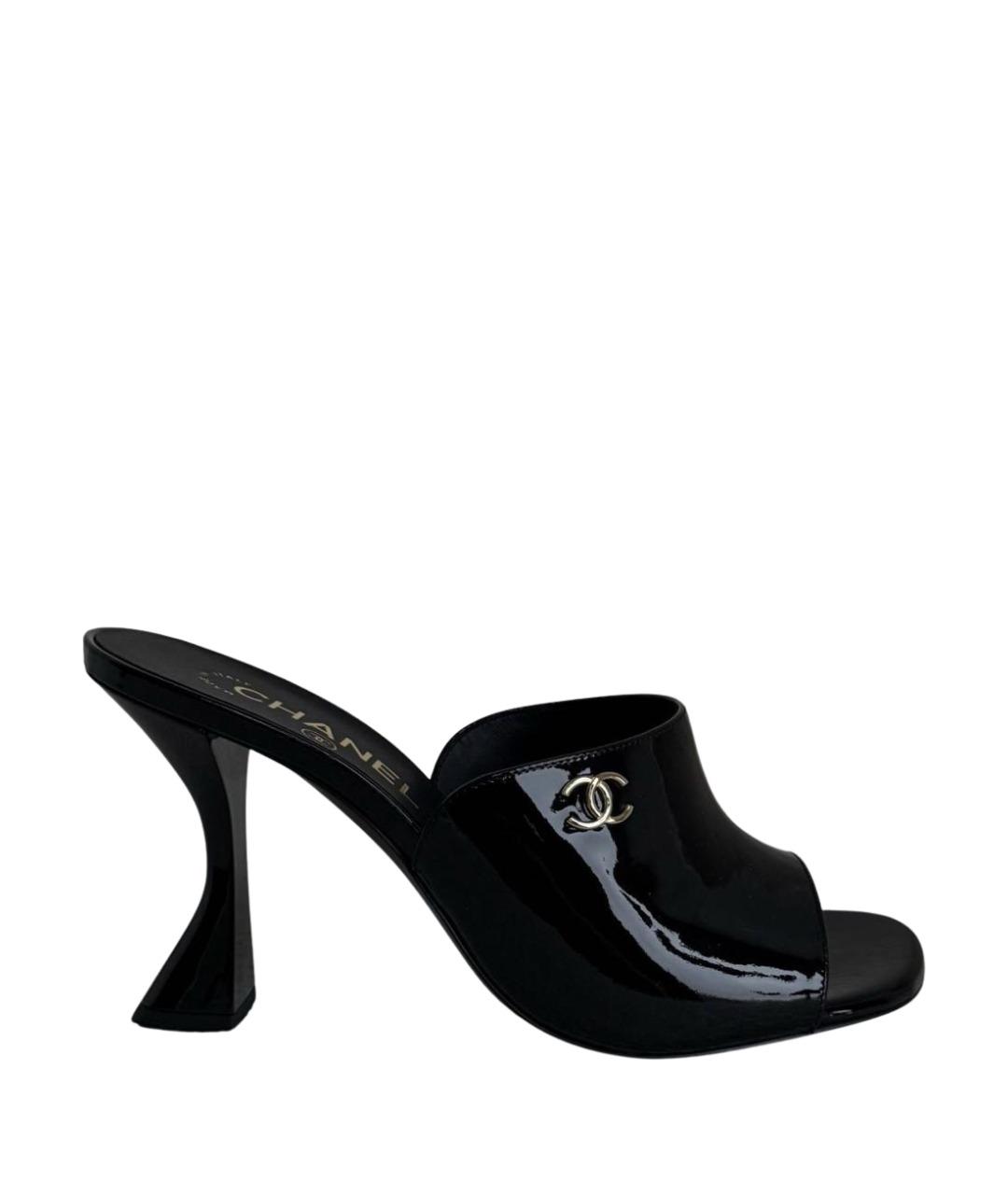 CHANEL Черные мюли из лакированной кожи, фото 1