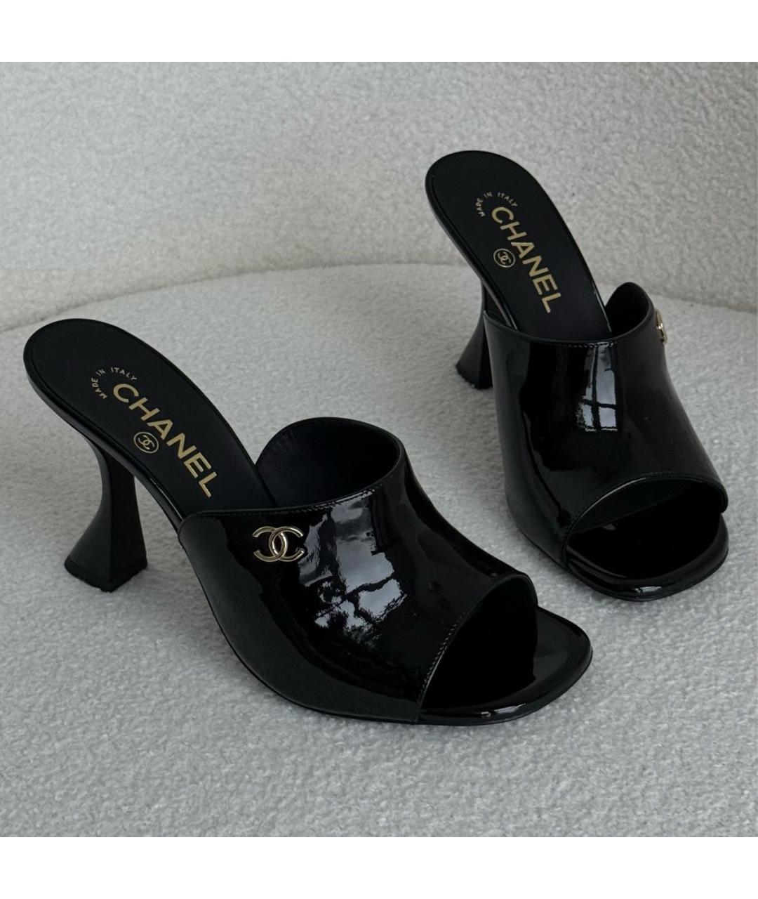 CHANEL Черные мюли из лакированной кожи, фото 5