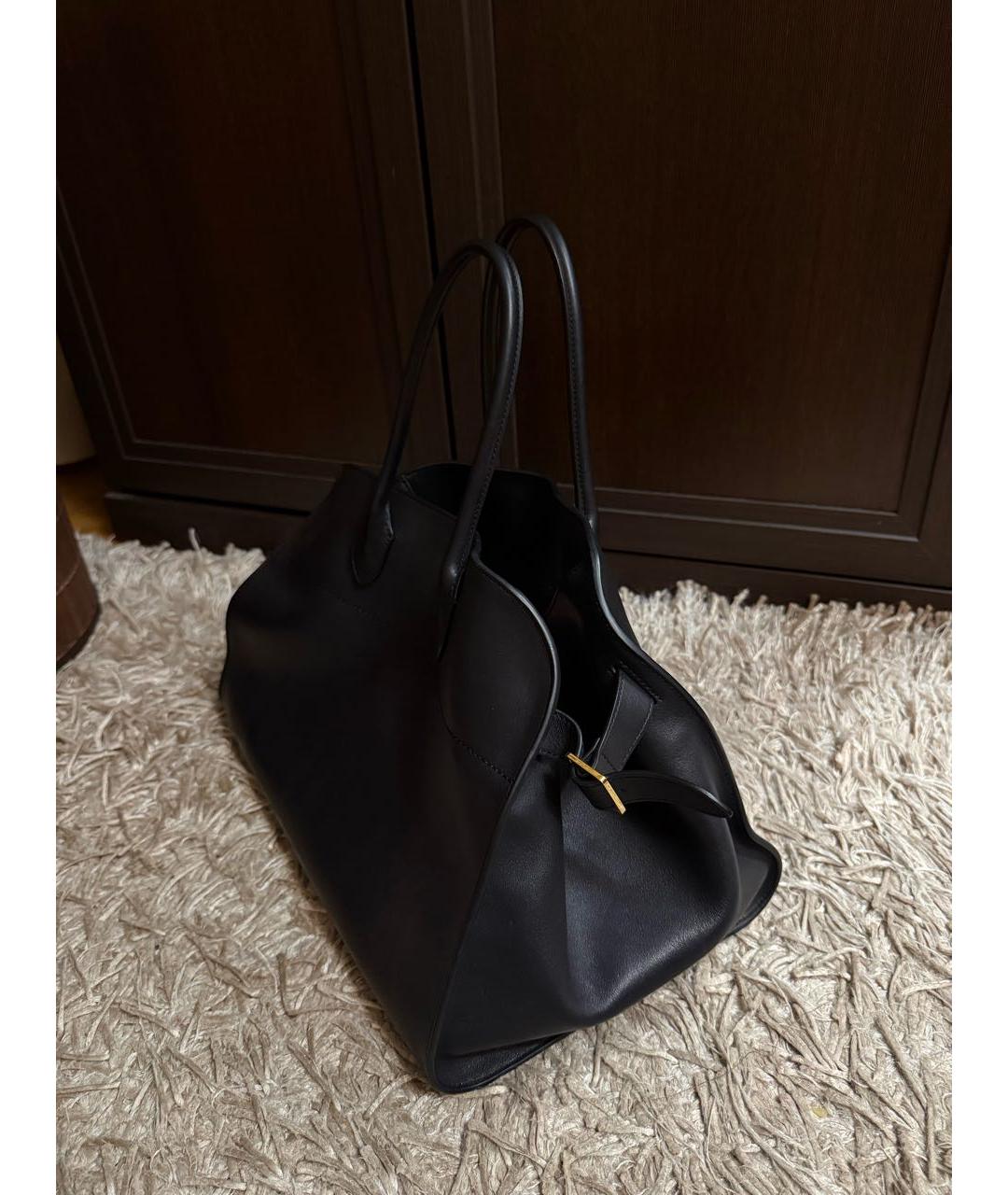 THE ROW Черная кожаная сумка с короткими ручками, фото 6