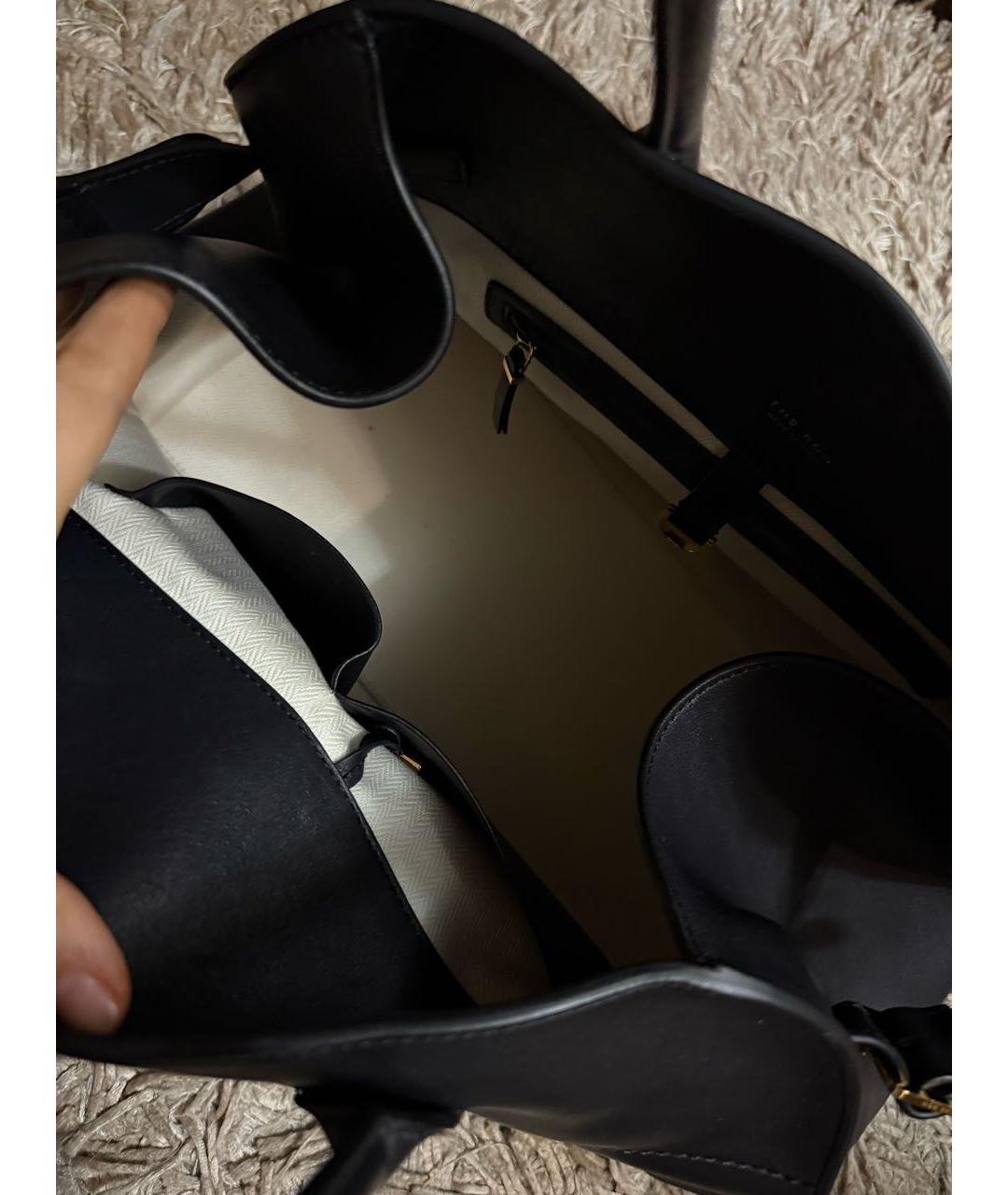 THE ROW Черная кожаная сумка с короткими ручками, фото 7