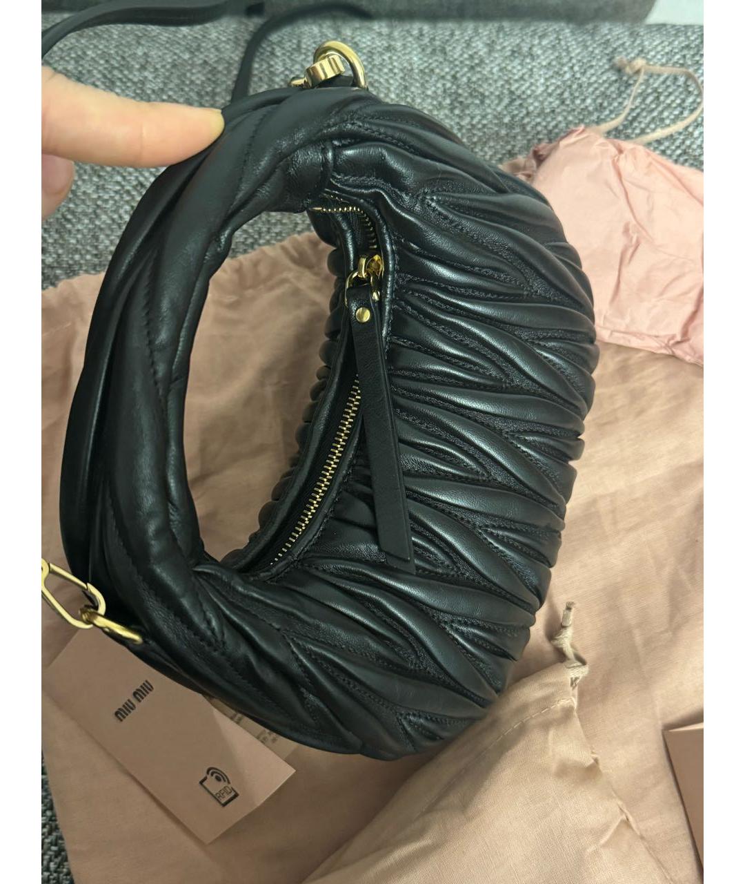 MIU MIU Черная кожаная сумка с короткими ручками, фото 3