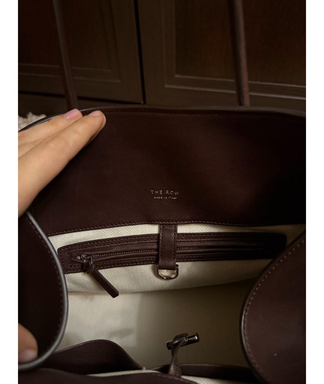 THE ROW Коричневая кожаная сумка тоут, фото 8