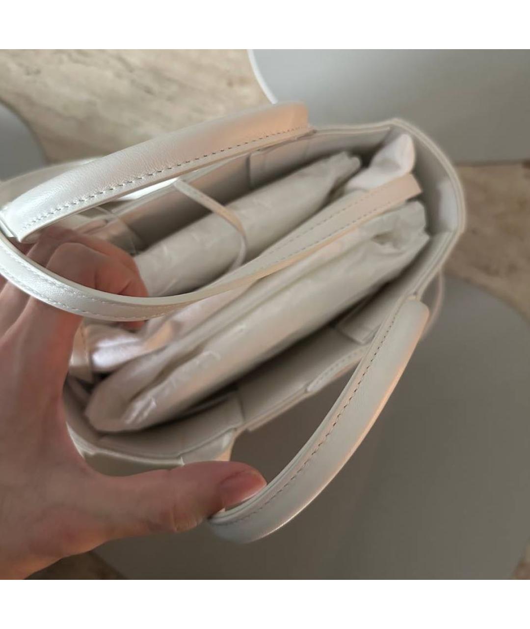 BOTTEGA VENETA Белая кожаная сумка с короткими ручками, фото 3