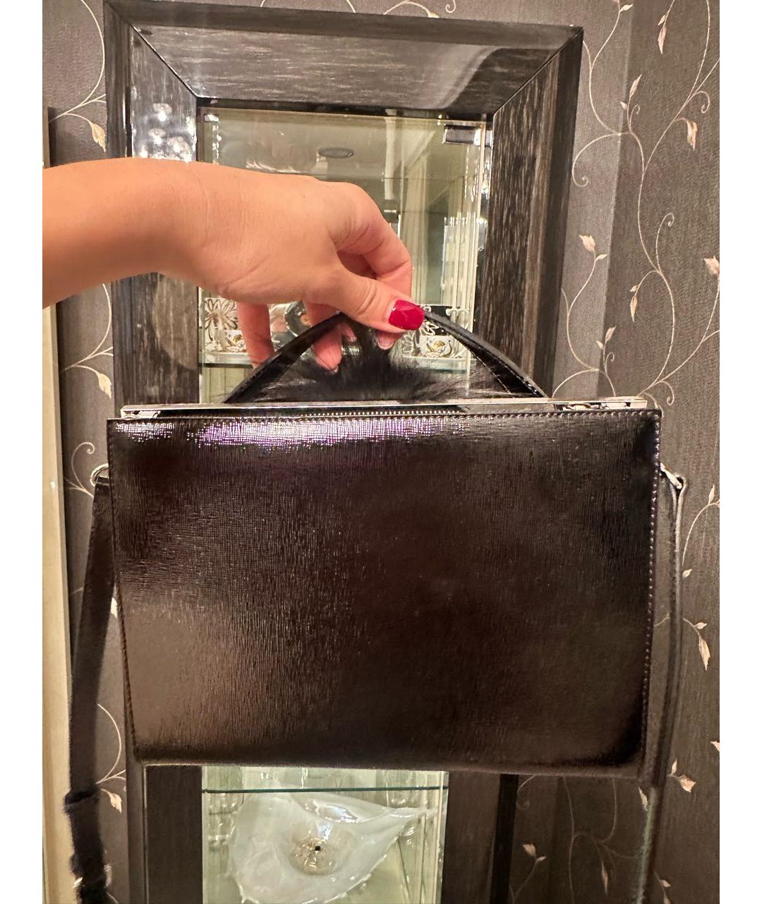 FENDI Черная сумка с короткими ручками из лакированной кожи, фото 3