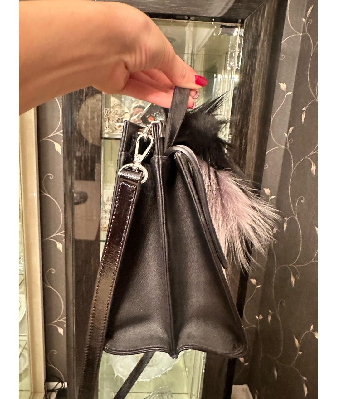 FENDI Черная сумка с короткими ручками из лакированной кожи, фото 2