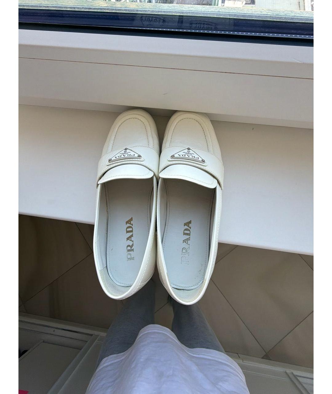 PRADA Белые балетки из лакированной кожи, фото 3