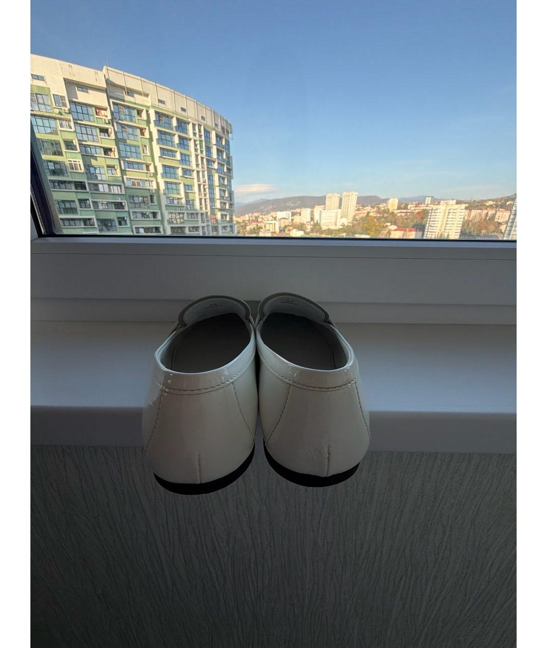 PRADA Белые балетки из лакированной кожи, фото 4