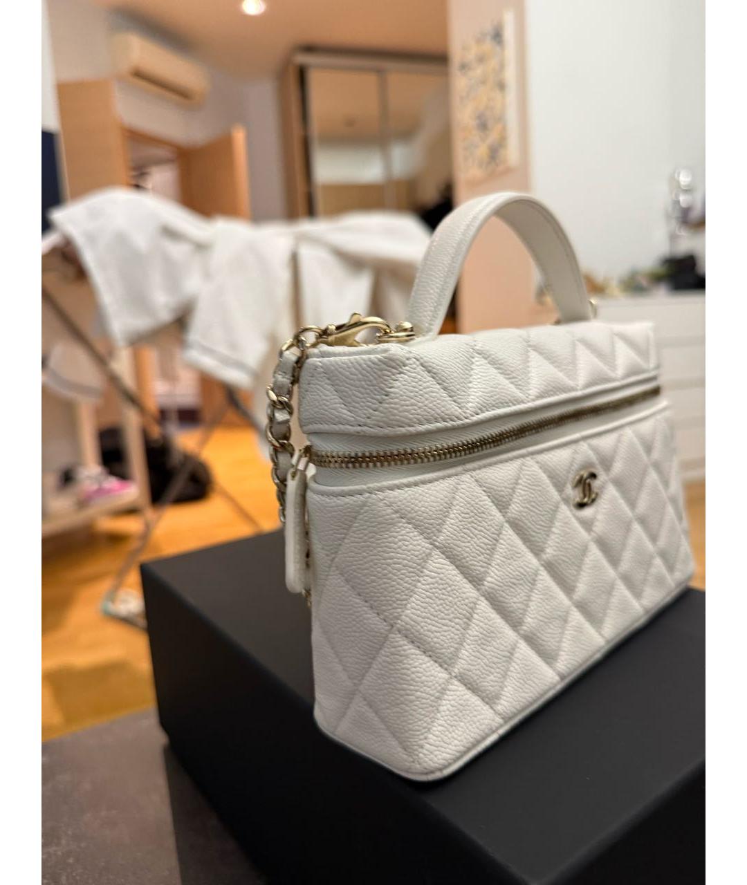 CHANEL Белая кожаная сумка через плечо, фото 2