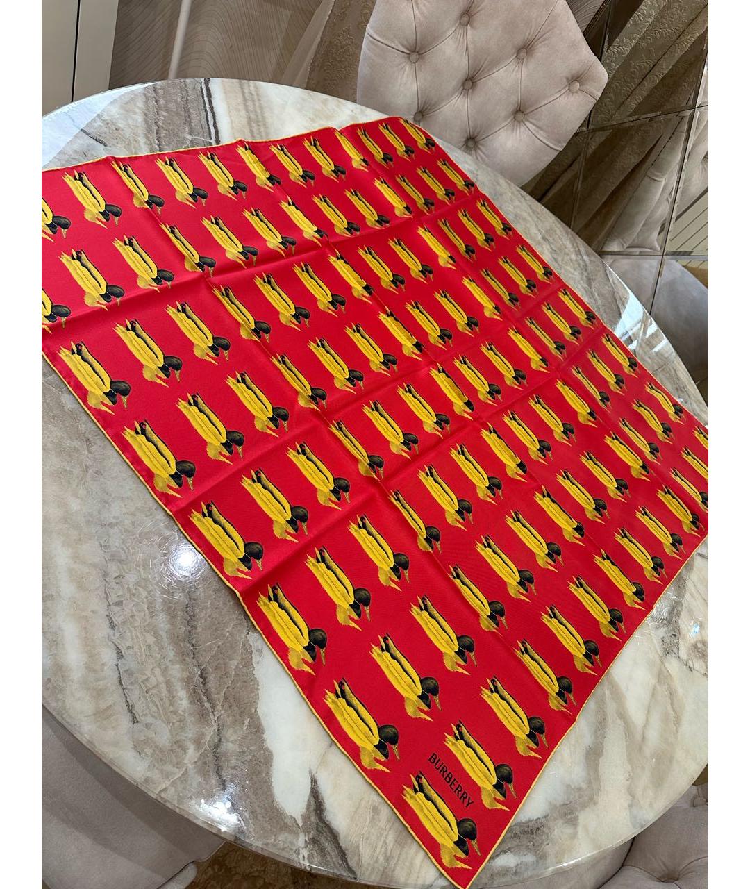BURBERRY Красный шелковый платок, фото 6