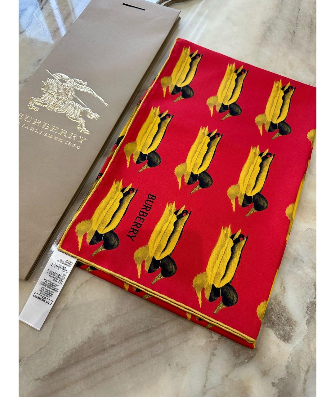 BURBERRY Красный шелковый платок, фото 8