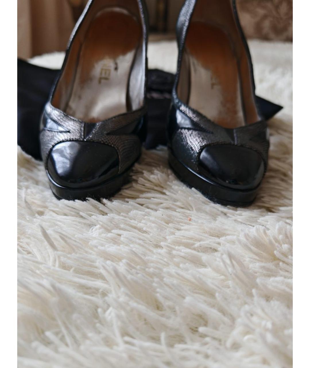 CHANEL Черные туфли из лакированной кожи, фото 4