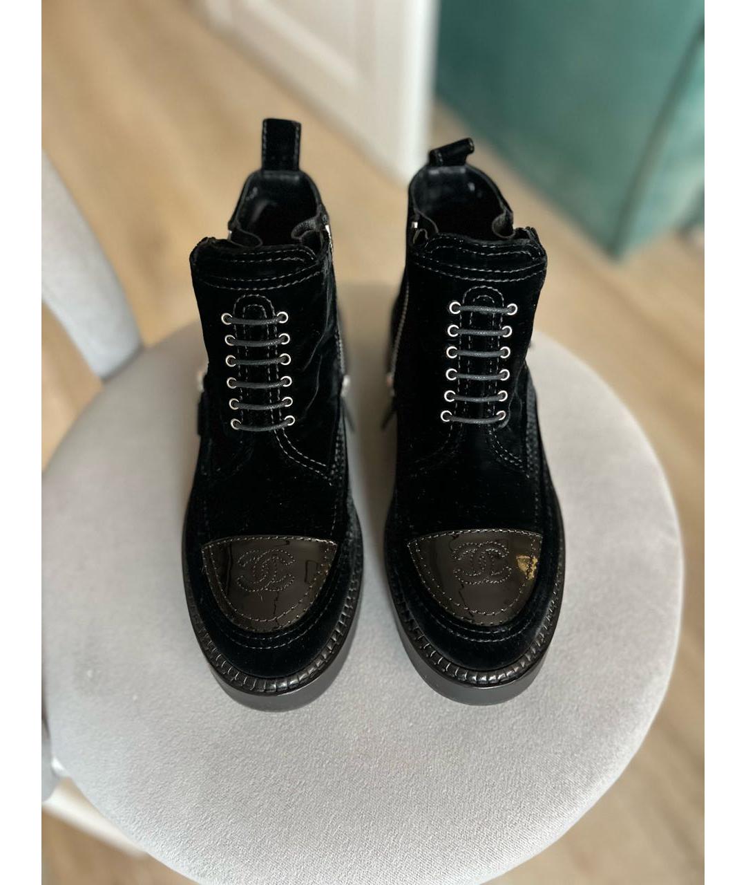 CHANEL Черные бархатные ботинки, фото 3