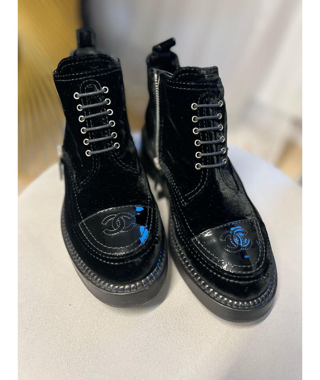 CHANEL Черные бархатные ботинки, фото 2