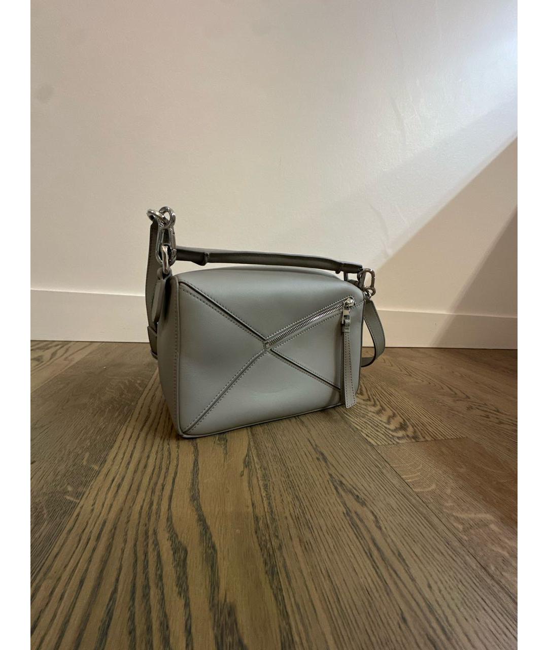 LOEWE Серая кожаная сумка с короткими ручками, фото 3