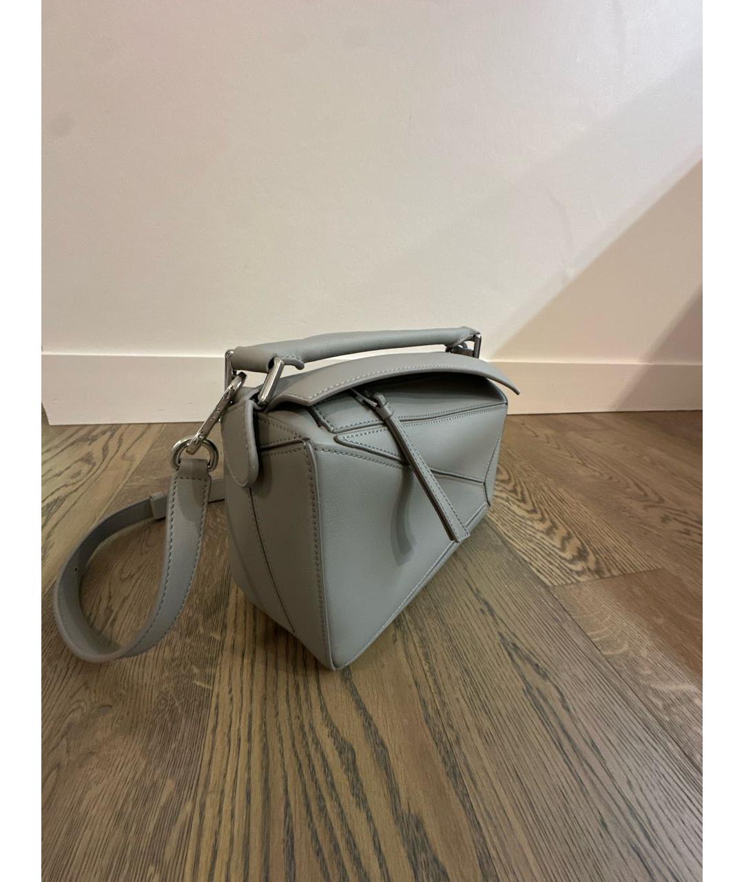 LOEWE Серая кожаная сумка с короткими ручками, фото 2