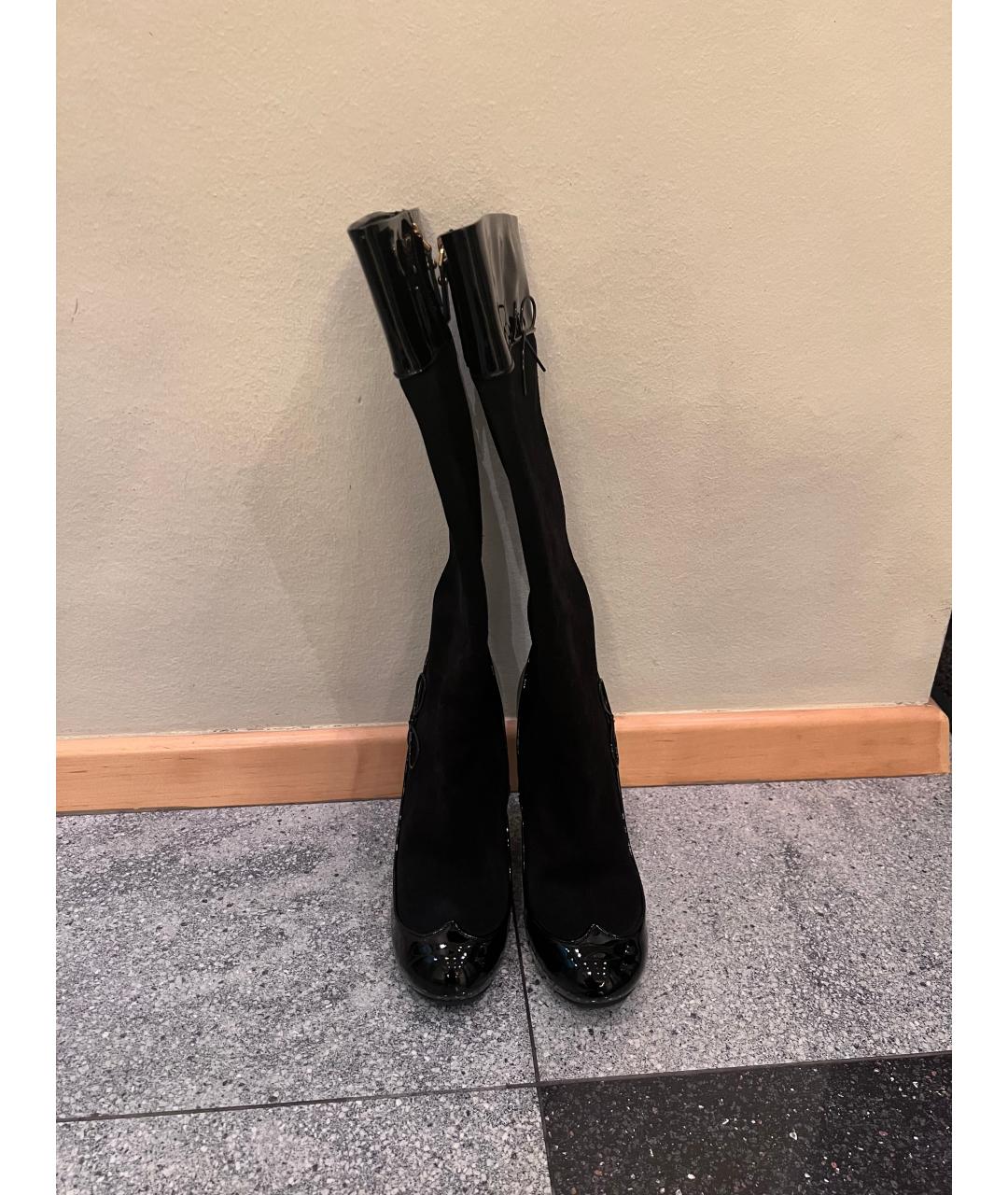 LOUIS VUITTON Черные замшевые сапоги, фото 2
