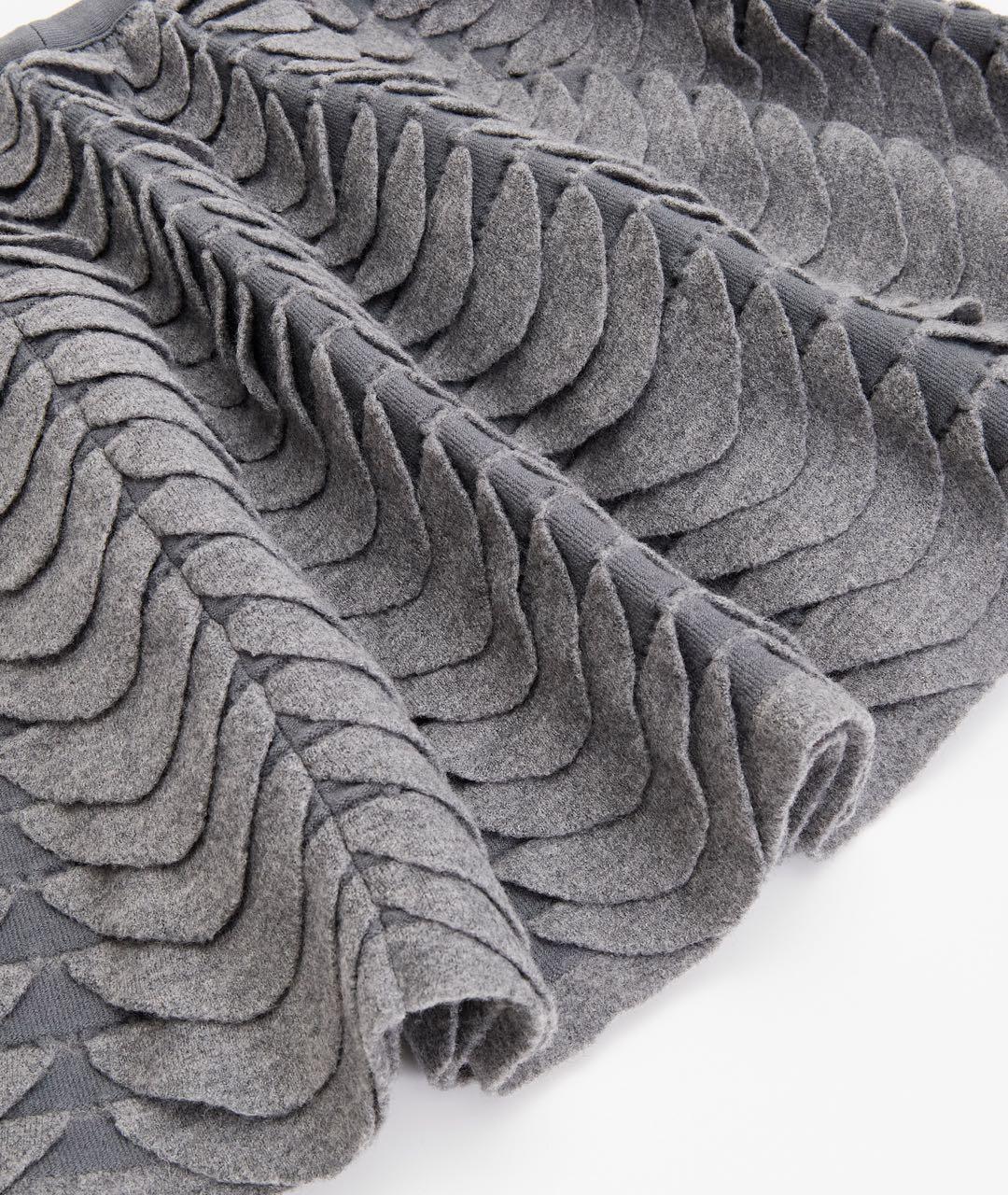 ALAIA Серая шелковая юбка мини, фото 3