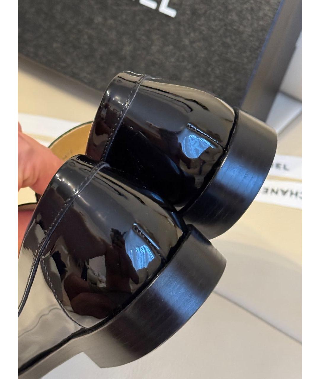 CHANEL Черные лоферы из лакированной кожи, фото 5