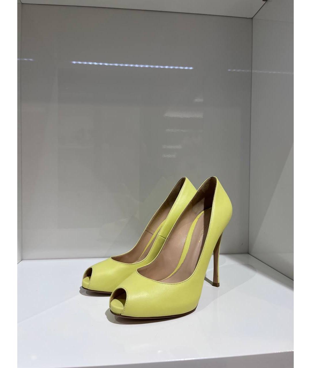 GIANVITO ROSSI Желтые кожаные туфли, фото 2