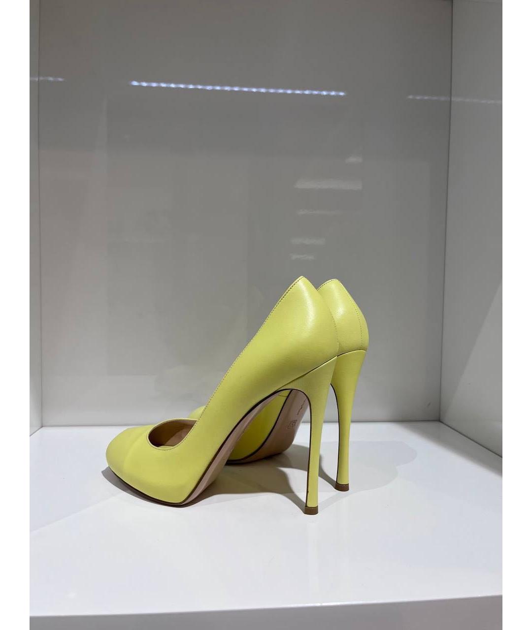GIANVITO ROSSI Желтые кожаные туфли, фото 3