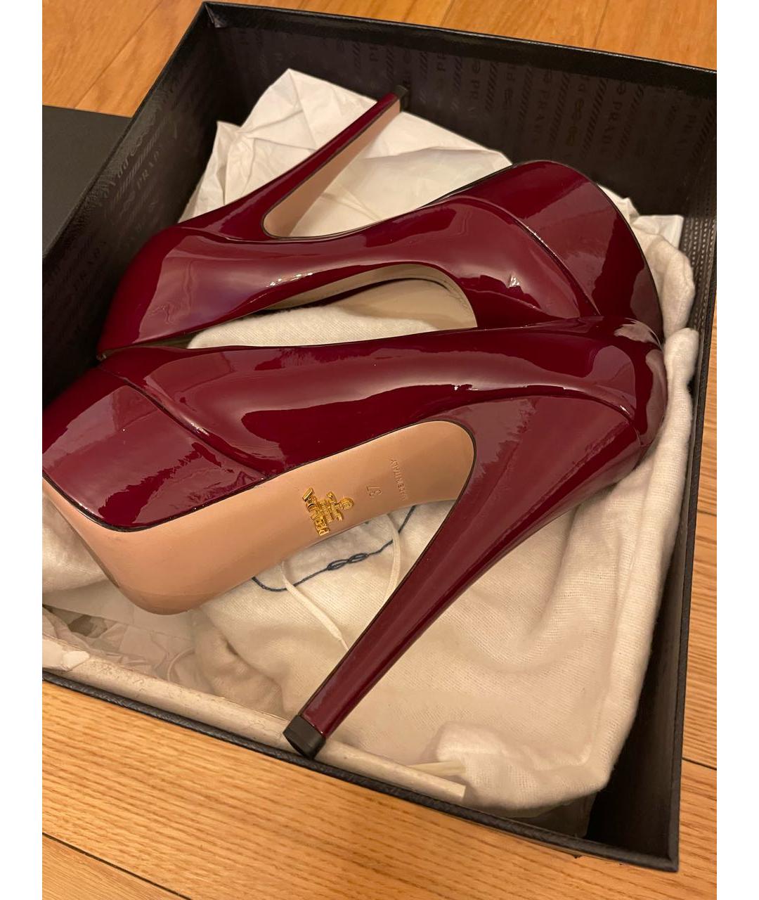 PRADA Бордовые туфли из лакированной кожи, фото 6