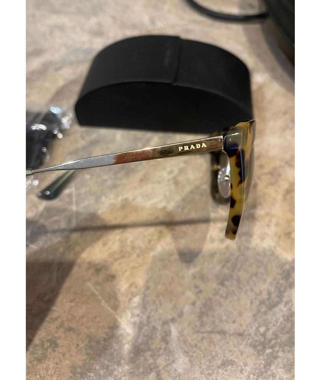PRADA Коричневые пластиковые солнцезащитные очки, фото 2