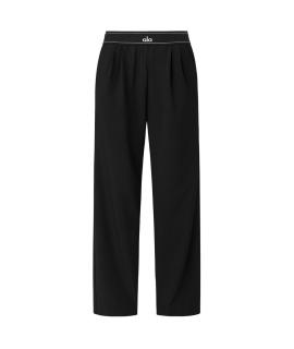 ALO YOGA Спортивные брюки и шорты