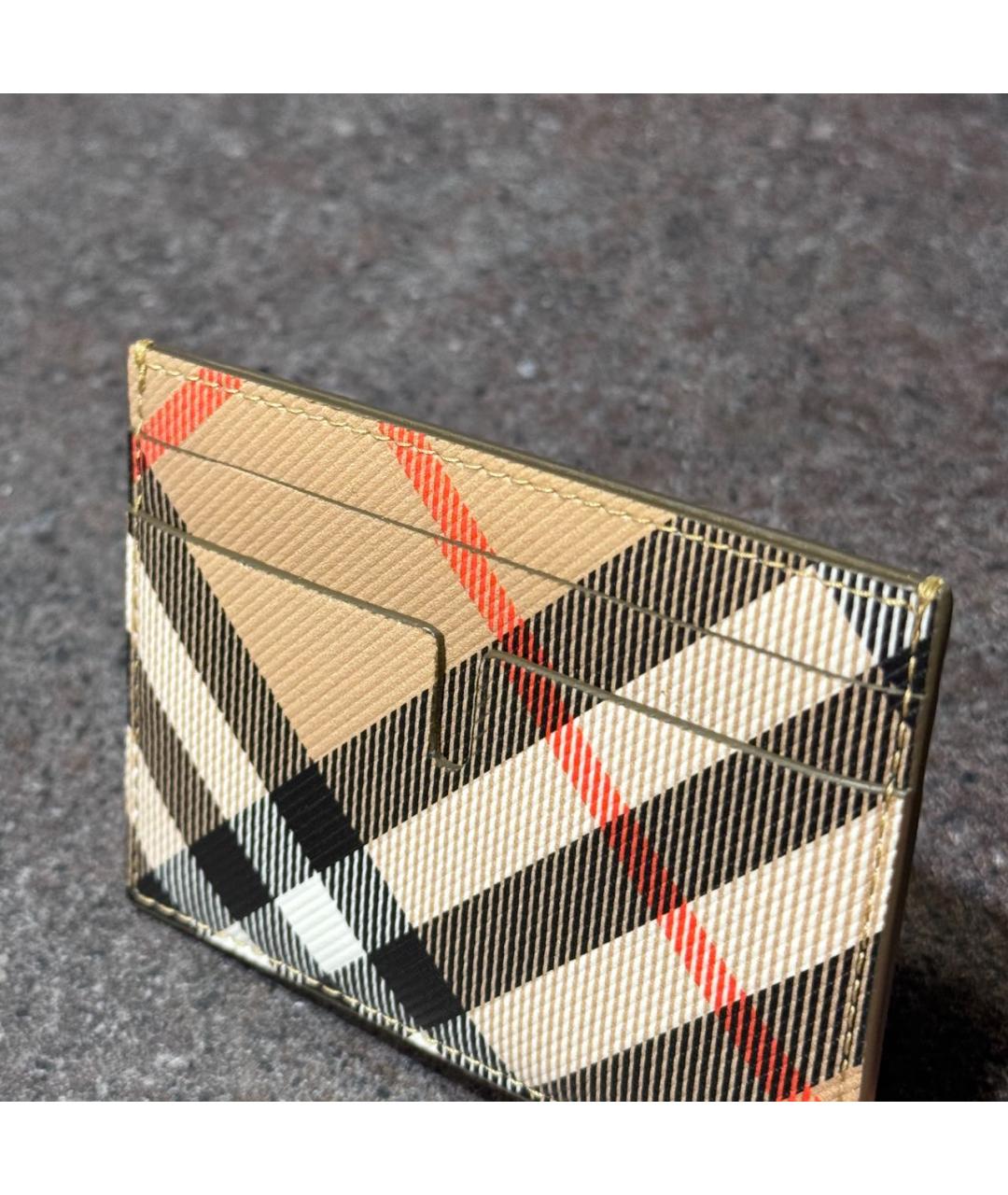 BURBERRY Бежевый кожаный кардхолдер, фото 7