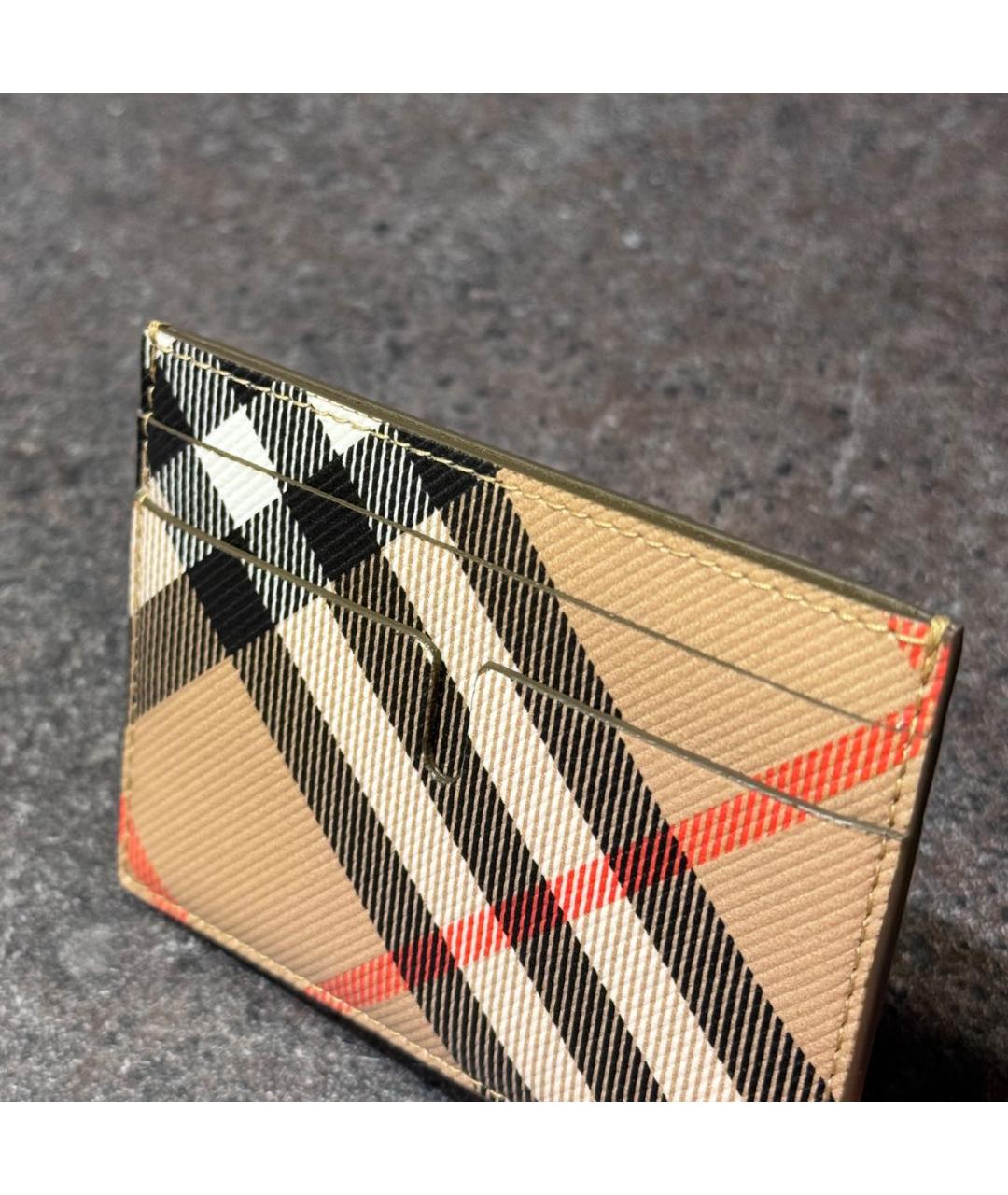 BURBERRY Бежевый кожаный кардхолдер, фото 6