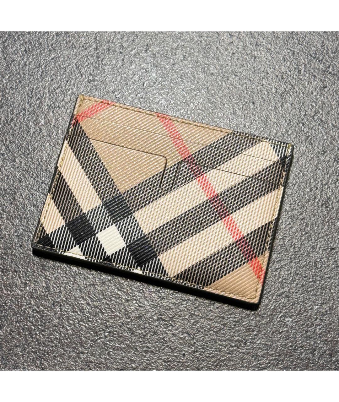 BURBERRY Бежевый кожаный кардхолдер, фото 2