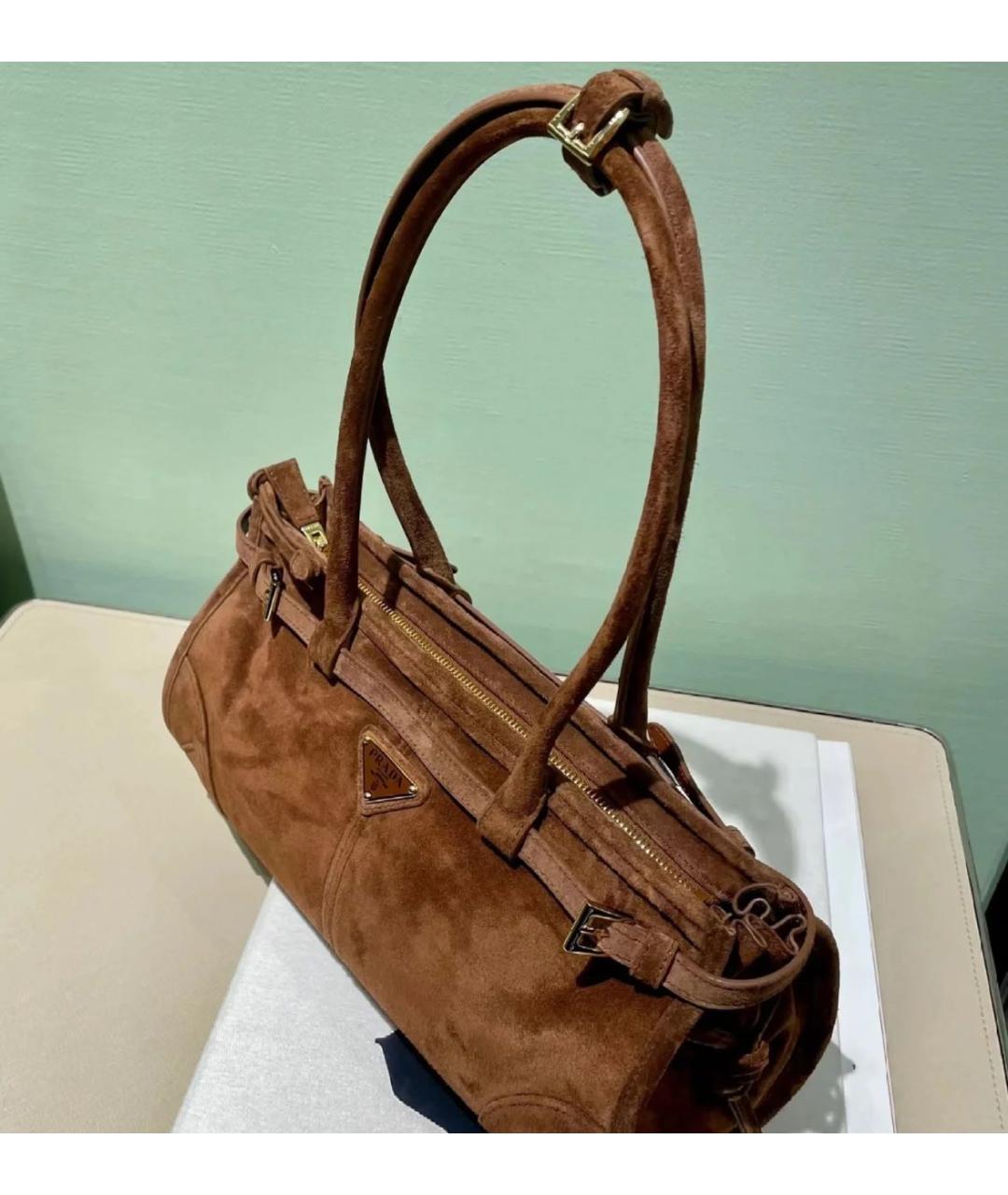 PRADA Коричневая замшевая сумка с короткими ручками, фото 4