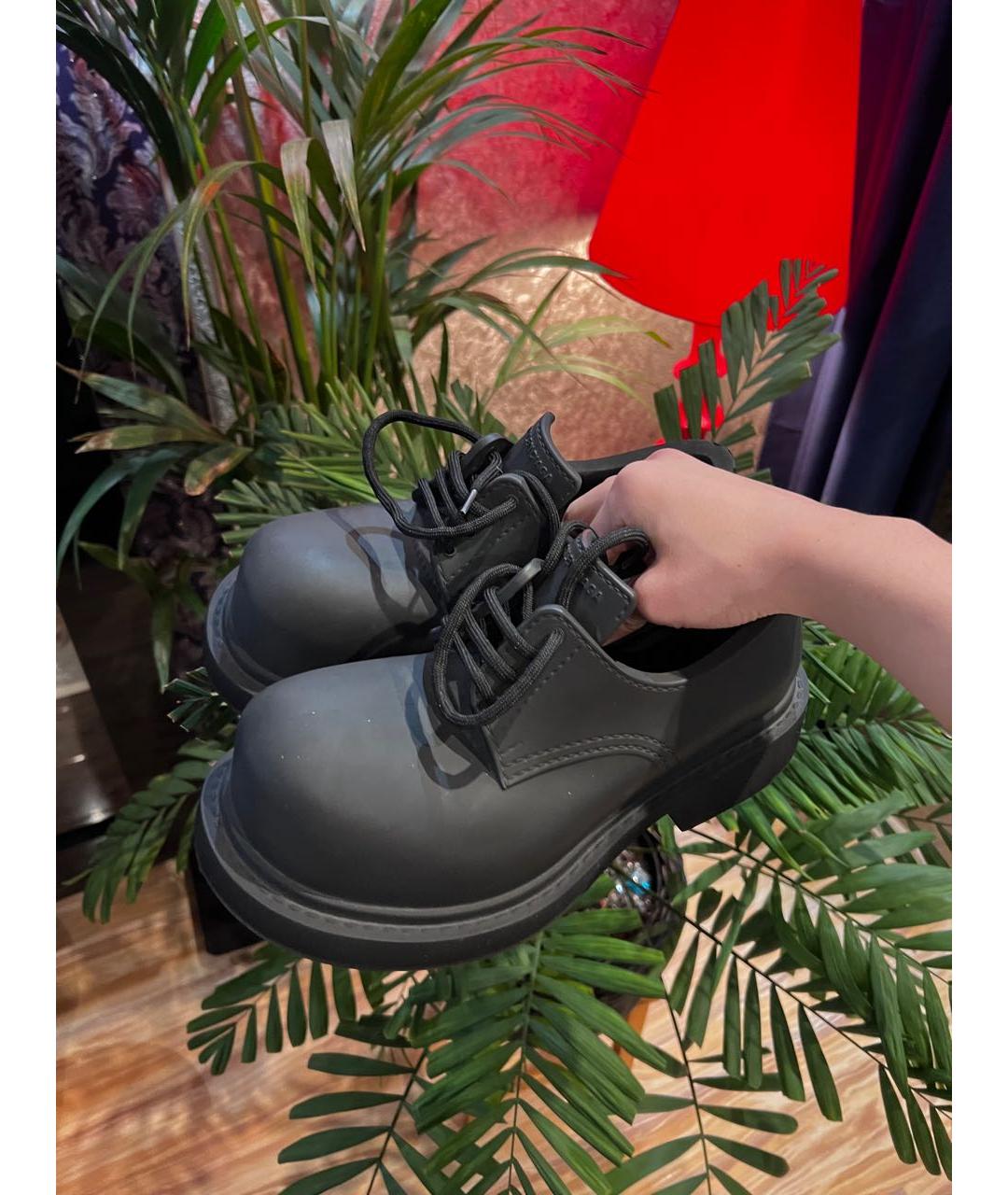 BALENCIAGA Антрацитовые резиновые брогги и оксфорды, фото 2