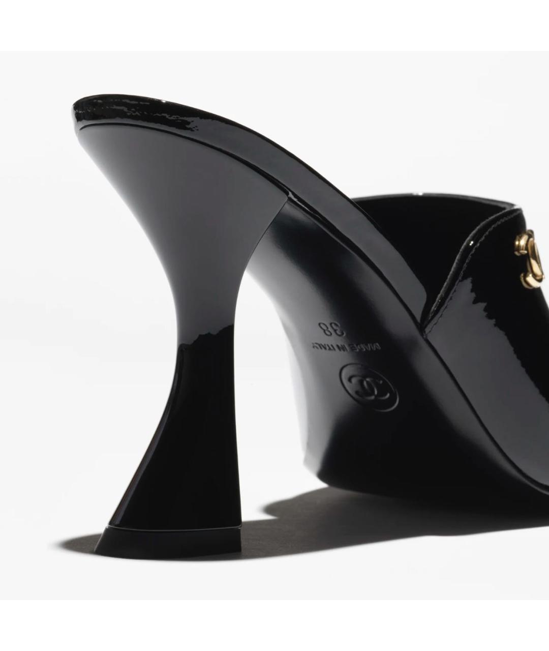 CHANEL Черные мюли из лакированной кожи, фото 3