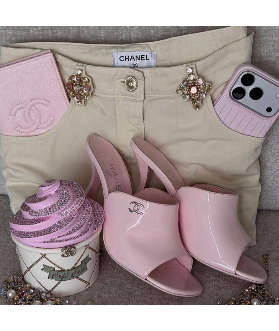 CHANEL Розовые мюли из лакированной кожи, фото 2