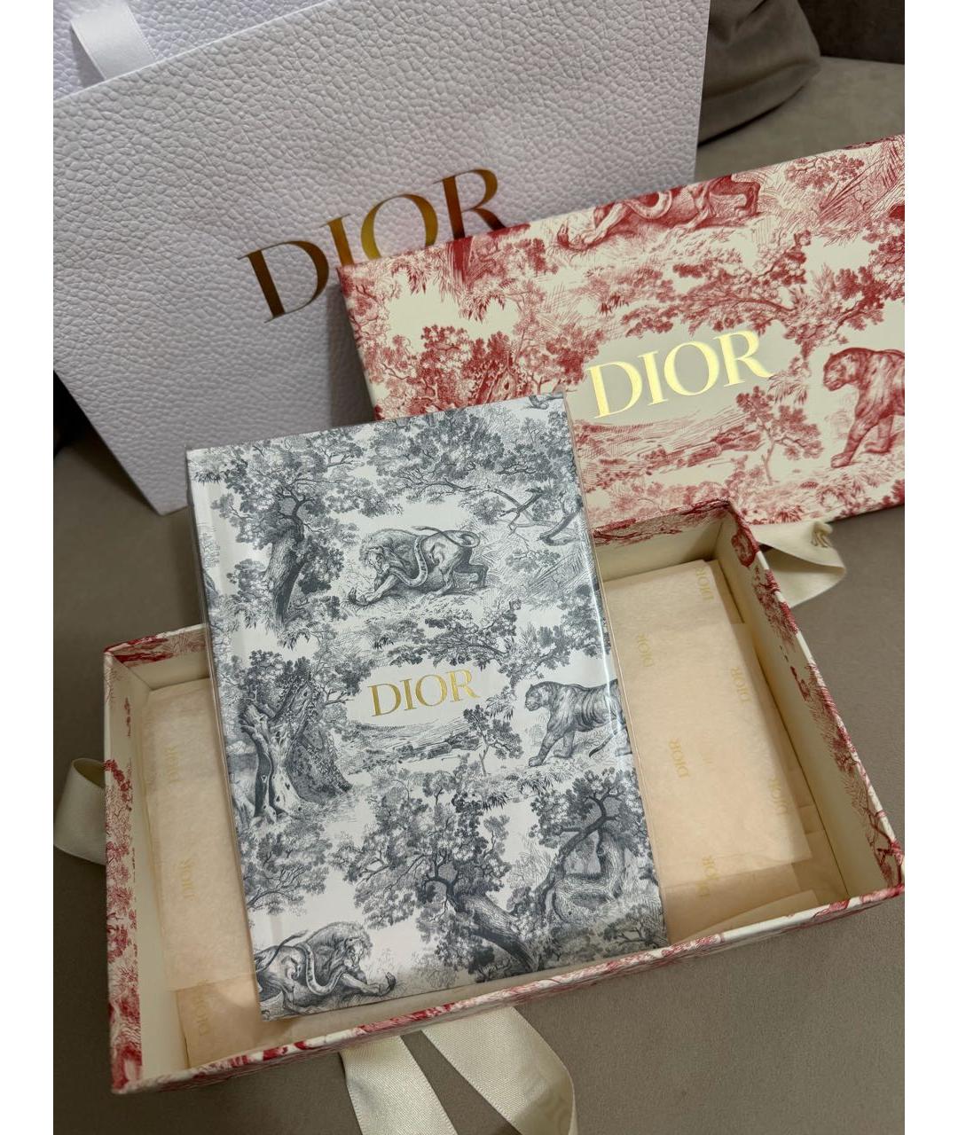 CHRISTIAN DIOR Книга, фото 3