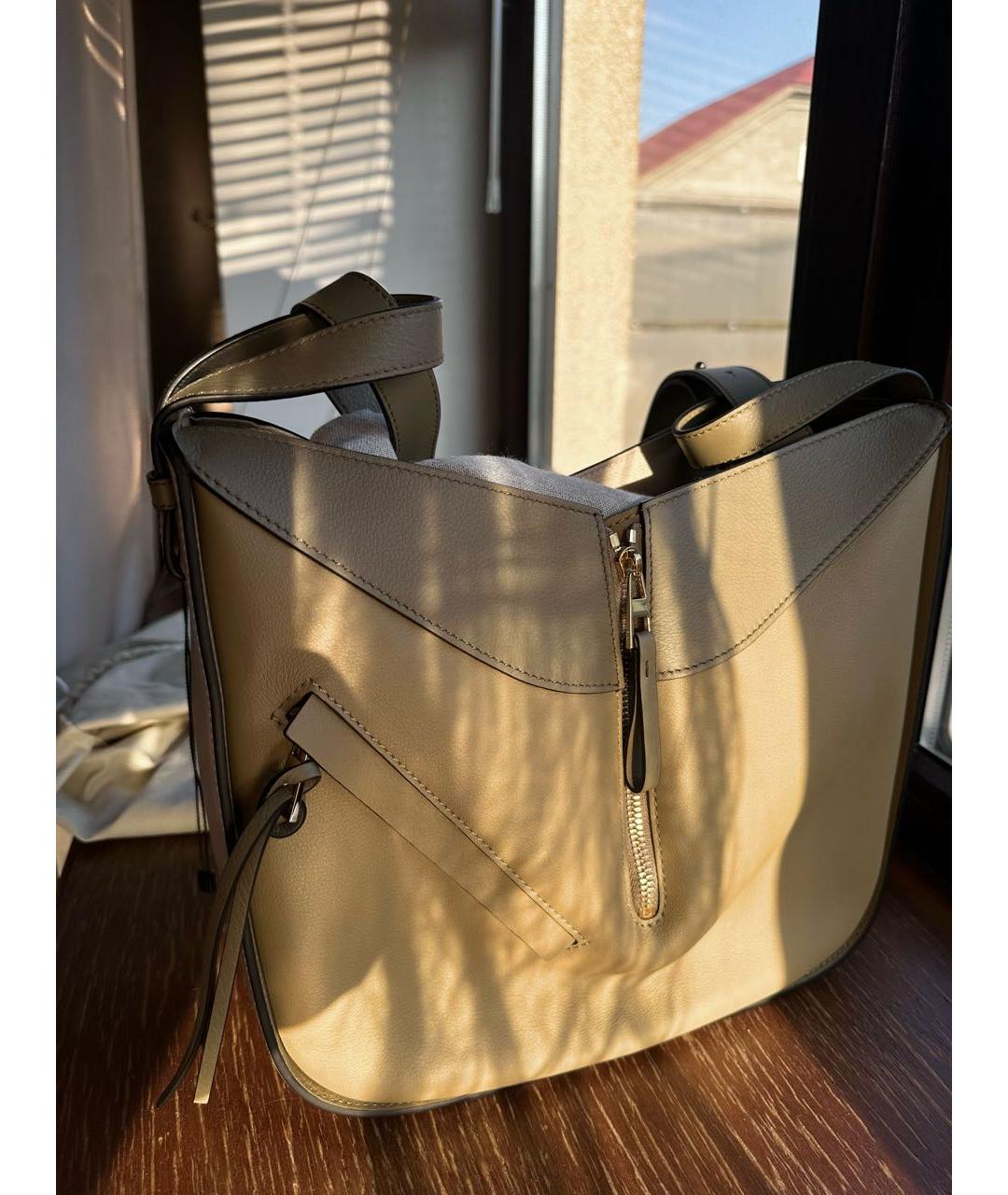 LOEWE Бежевая кожаная сумка тоут, фото 7