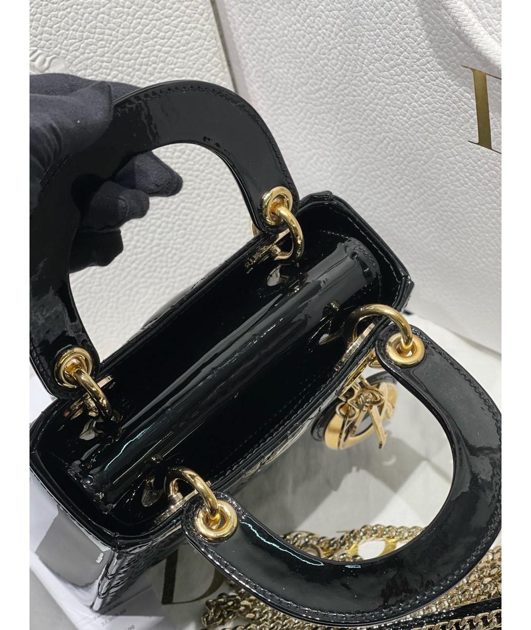 CHRISTIAN DIOR Черная сумка через плечо из лакированной кожи, фото 7