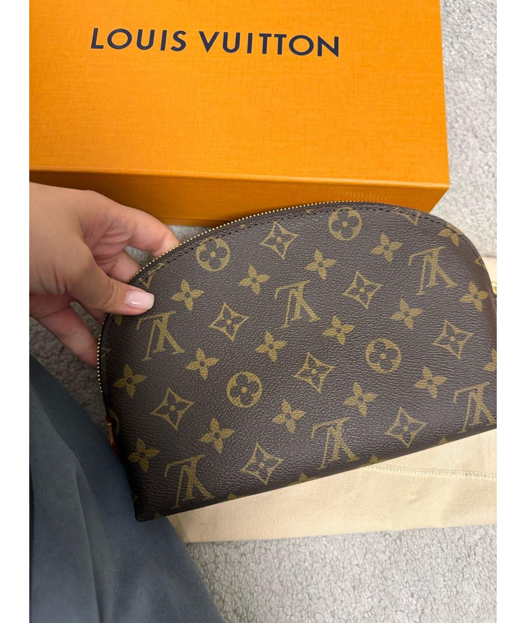 LOUIS VUITTON Коричневая косметичка, фото 3