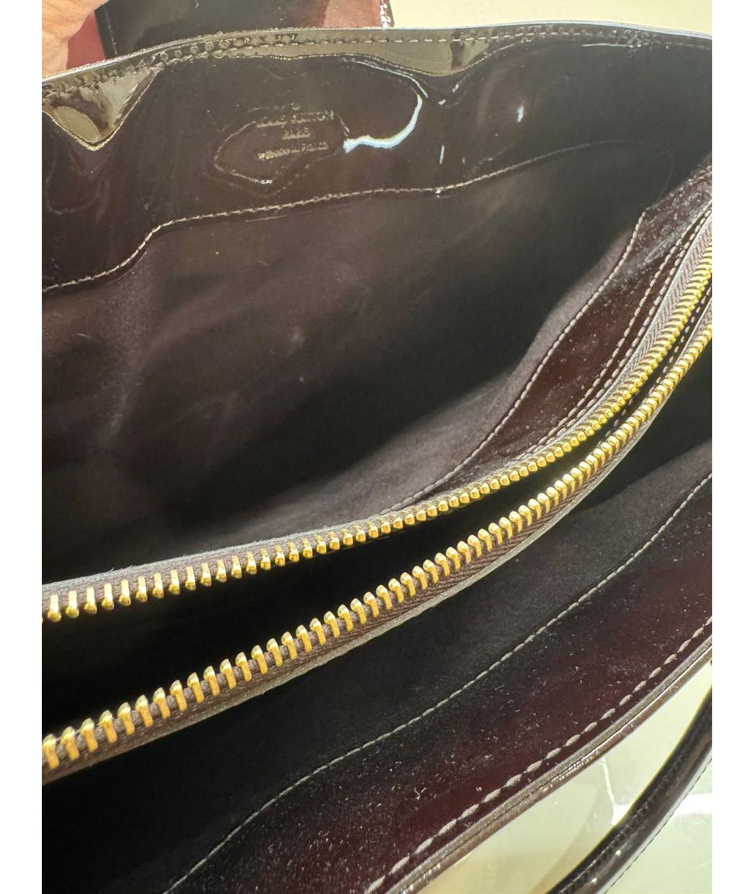 LOUIS VUITTON Коричневая сумка с короткими ручками из лакированной кожи, фото 4