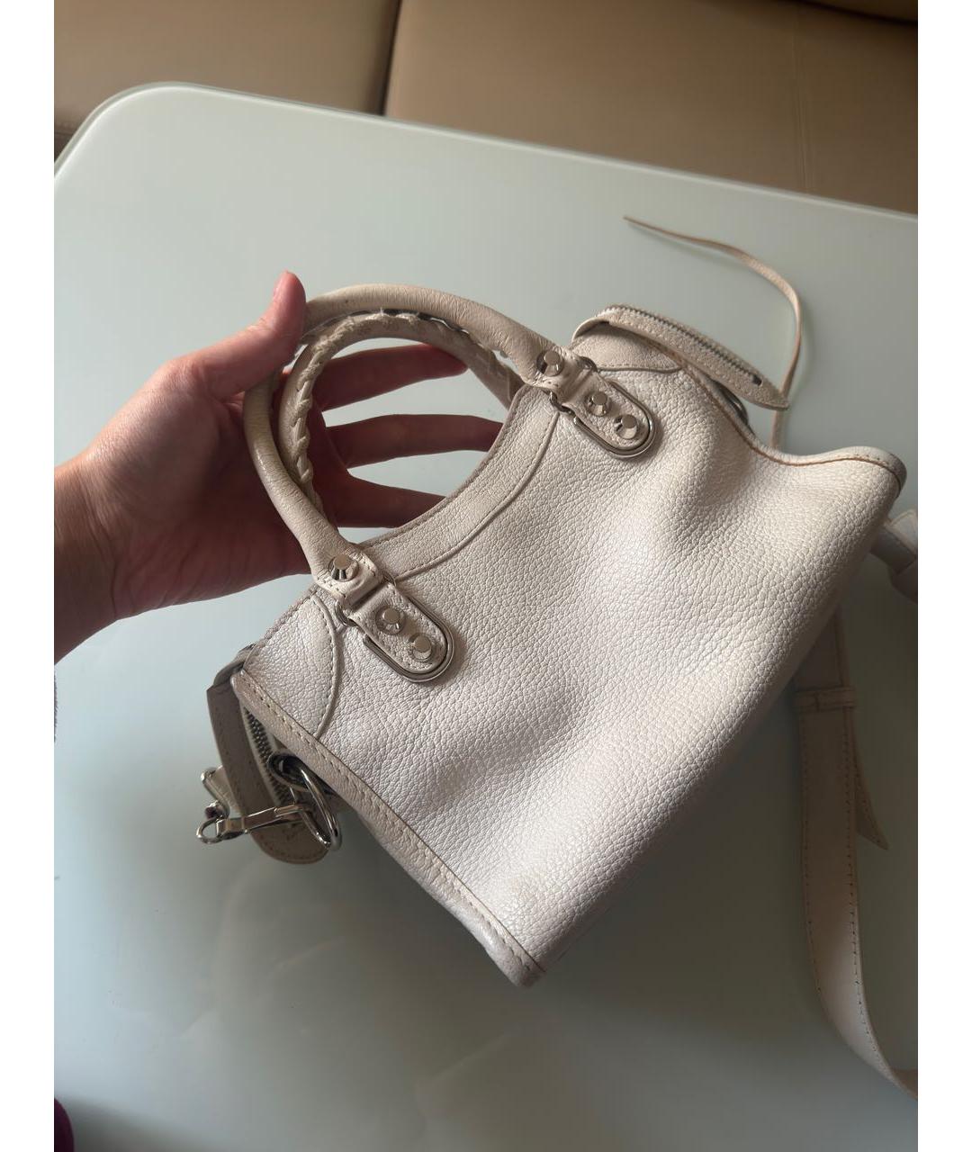 BALENCIAGA Белая кожаная сумка с короткими ручками, фото 3