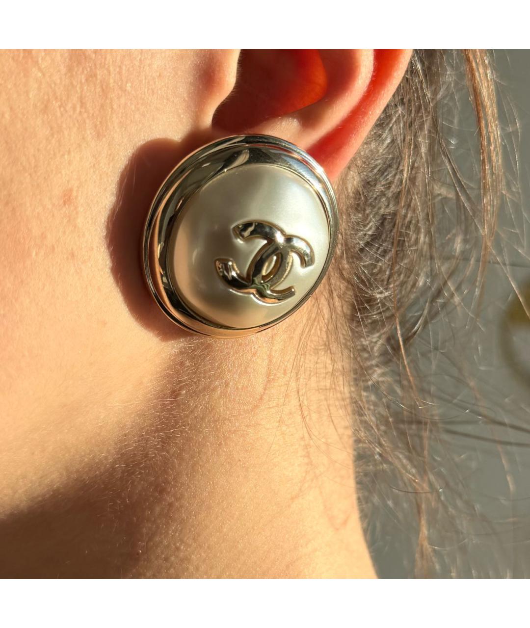 CHANEL Золотые металлические клипсы, фото 4