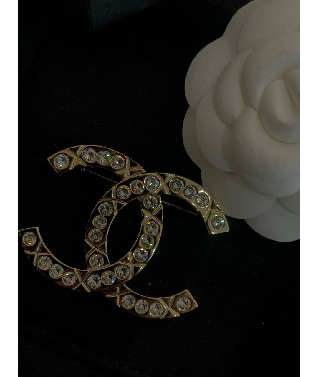 CHANEL Золотая металлическая булавка / брошь, фото 3