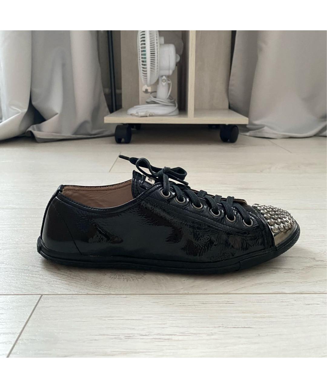 MIU MIU Черные кеды из лакированной кожи, фото 7