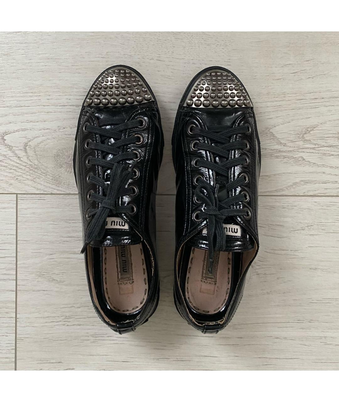 MIU MIU Черные кеды из лакированной кожи, фото 3