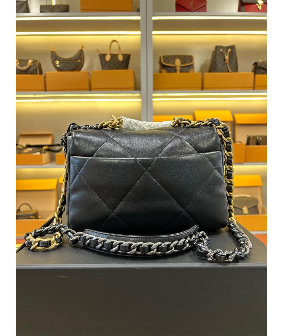 CHANEL Черная кожаная сумка через плечо, фото 2